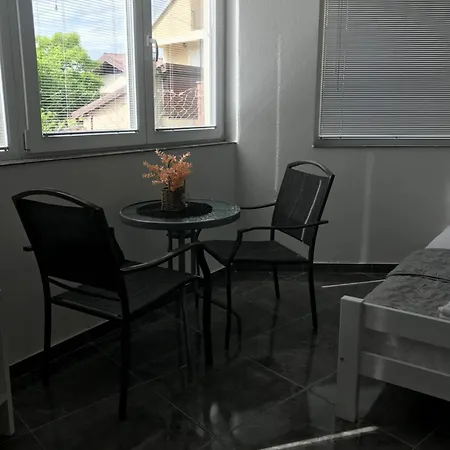 Jovik Apartment *